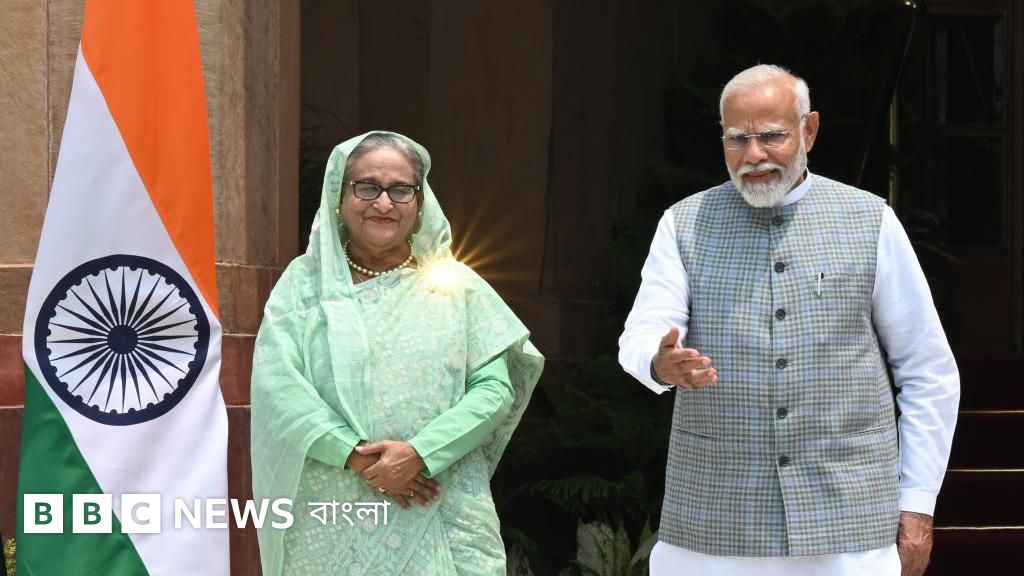 শেখ হাসিনাকে ফেরানোর আবেদন পর্যালোচনা করছে ভারত