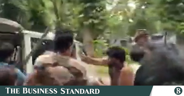 রাজশাহী বিশ্ববিদ্যালয়ের লাইব্রেরিতে হামলার ঘটনায় ডাকসু জিএস আম্মারসহ ৯ জনের বিরুদ্ধে হত্যাচেষ্টার মামলা