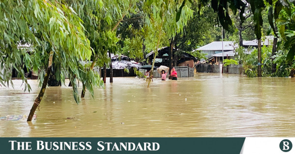 কক্সবাজারে ভয়াবহ বন্যা: পানিবন্দি ৫ লাখের বেশি মানুষ