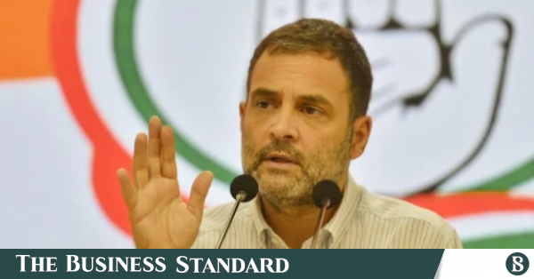 ছাত্র বিক্ষোভকারীদের ওপর বলপ্রয়োগের নির্দেশ দিয়েছেন অমিত শাহ, অভিযোগ রাহুল গান্ধীর