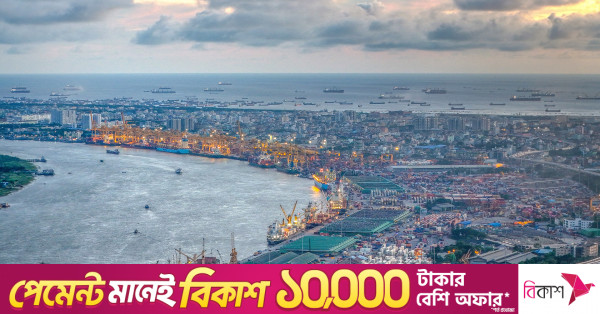 ভারী বর্ষণ ও উত্তাল সমুদ্রে চট্টগ্রাম বন্দরের কার্যক্রম ব্যাহত