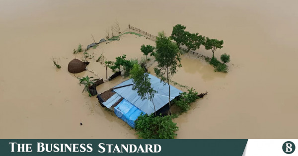 বন্যা ও ভূমিধসে মৃতের সংখ্যা বেড়ে ৫৭