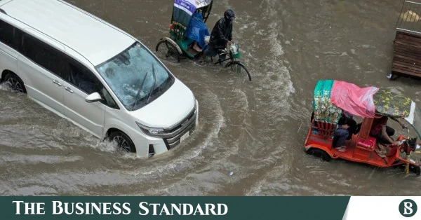 ঢাকা ও আশপাশের এলাকায় আরও দুই দিন ভারী বৃষ্টির সম্ভাবনা