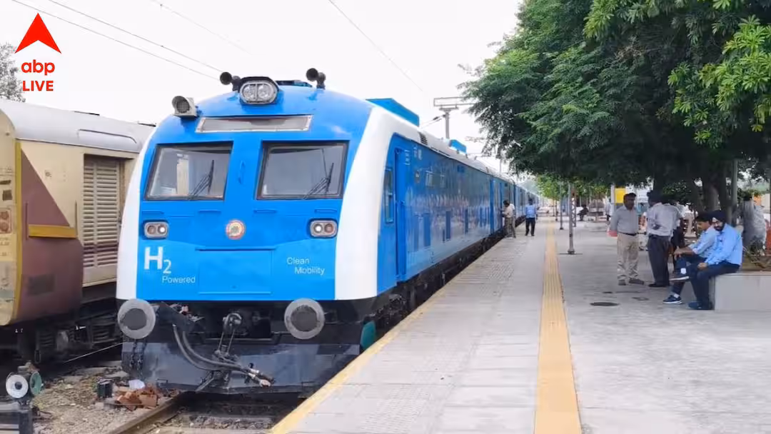 ভারতের রেলপথে এবার পরিবেশবান্ধব হাইড্রোজেন ট্রেনের যাত্রা