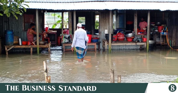 ব্রাহ্মণবাড়িয়ায় পাহাড়ি ঢলে নিম্নাঞ্চল প্লাবিত, বন্যার আশঙ্কা