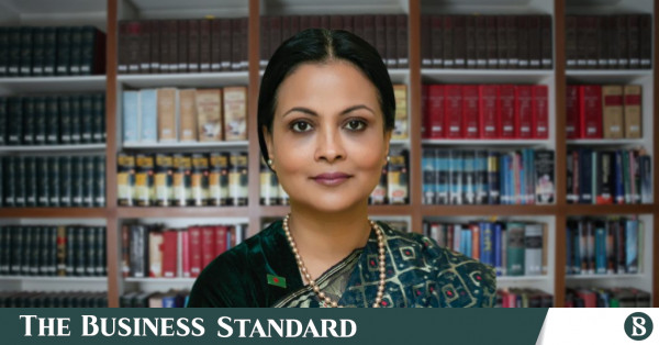 বাংলাদেশ নারী ক্রীড়া সংস্থার অ্যাডহক কমিটির সভাপতি ব্যারিস্টার সারওয়াত সিরাজ শুক্লা