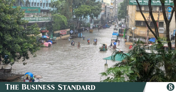 অবিরাম বৃষ্টিতে যাত্রী সংকট, কমেছে রাইড শেয়ারিং চালকদের আয়