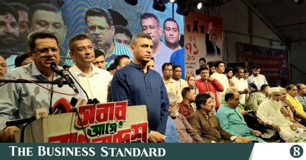 জুলাই বিপ্লবের শহীদদের পরিবারকে সরকারি সহায়তা দেওয়া হবে: গৃহায়ন মন্ত্রী