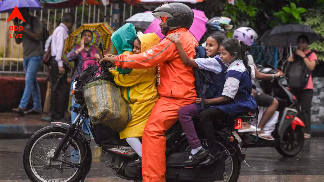 রাজ্যজুড়ে ঝড়-বৃষ্টির পূর্বাভাস, দক্ষিণবঙ্গে কমলা ও হলুদ সতর্কতা