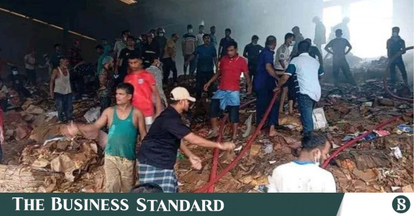 বোয়ালখালীর পেপার মিলে অগ্নিকাণ্ড, ক্ষয়ক্ষতি প্রায় ২ কোটি টাকা