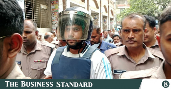 ভাটারা এলাকায় গাড়িতে অগ্নিসংযোগের নেপথ্যে কারাবন্দি সাবেক মেজর সাদিক: পুলিশ