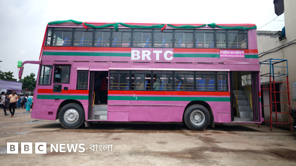 নারীদের জন্য গোলাপি বাস: সামাজিক যোগাযোগ মাধ্যমে বিতর্ক