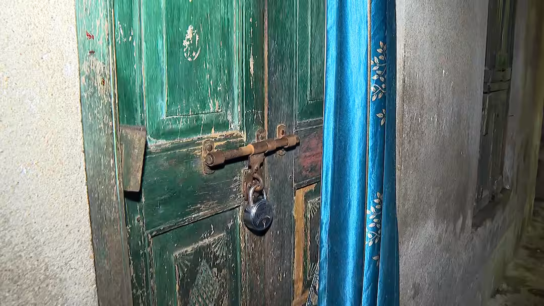 দমদমে গৃহবধূর রহস্যমৃত্যু, শরীরে ধারালো অস্ত্রের আঘাতের চিহ্ন