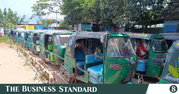 ব্রাহ্মণবাড়িয়ায় গ্যাস সংকট: বন্ধ সব ফিলিং স্টেশন, বেড়েছে অটোরিকশার ভাড়া