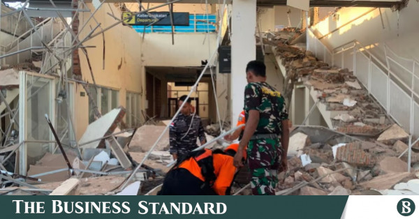 ইন্দোনেশিয়ায় ৭.৭ মাত্রার ভূমিকম্পে পাঁচজনের মৃত্যু