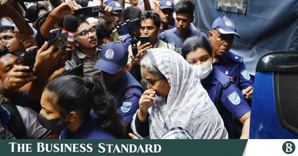 স্বামীর মৃত্যুতে ১২ ঘণ্টার প্যারোলে মুক্তি পেলেন সাবেক শিক্ষামন্ত্রী দীপু মনি