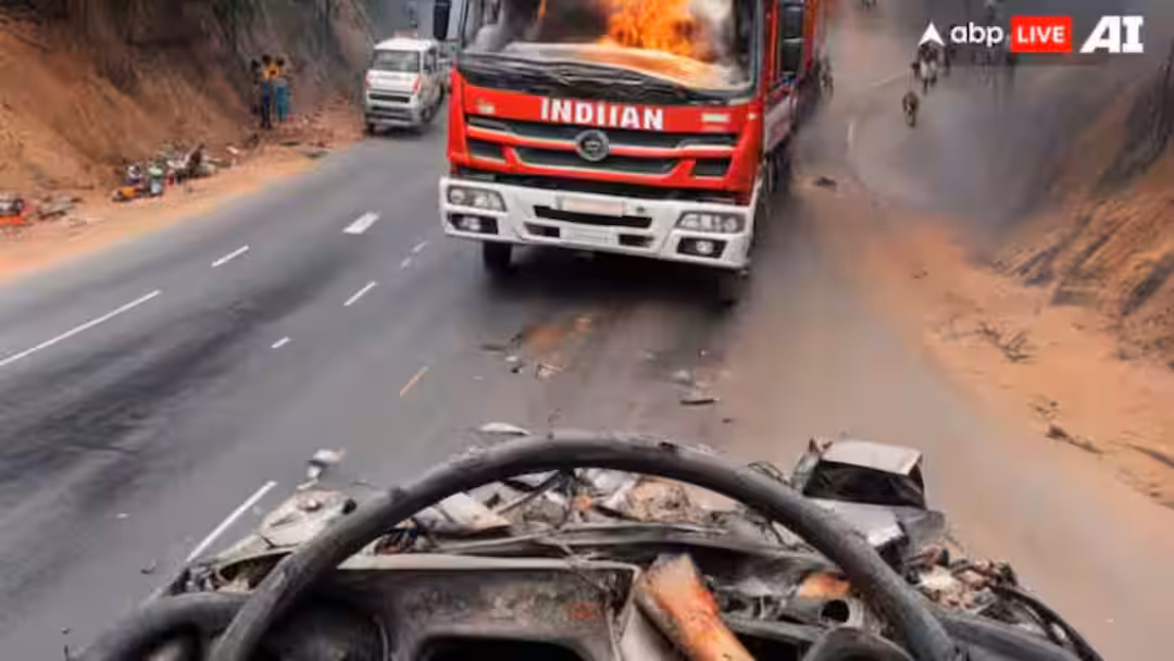 বিহারের বাঁকাটোয়ায় অনুষ্ঠান চলাকালীন বাসের ধাক্কায় নিহত ৫