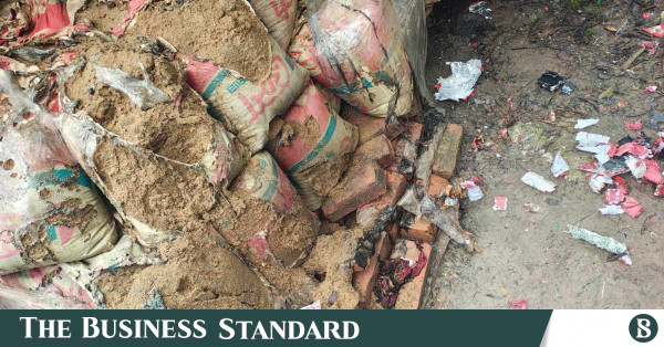 বরিশালে ককটেল বিস্ফোরণে ৩ জন গুরুতর আহত