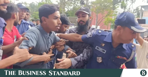 হবিগঞ্জে থানায় অগ্নিসংযোগের মন্তব্যের জেরে মাহদীসহ আটক ৩