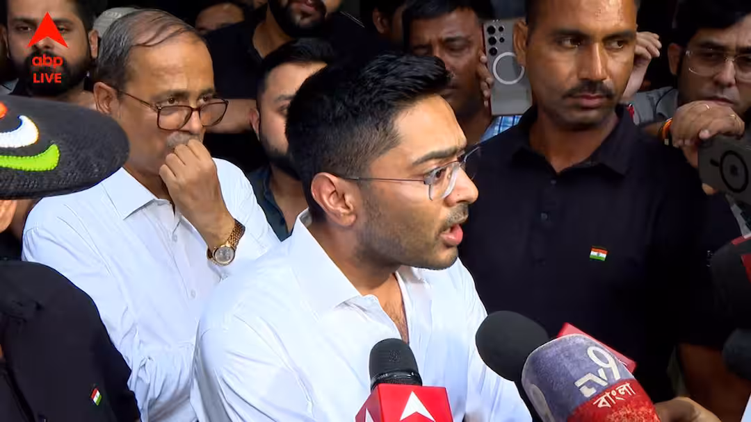 ক্যামাক স্ট্রিটের অফিসে ব্যানার লাগানো নিয়ে সরব অভিষেক বন্দ্যোপাধ্যায়