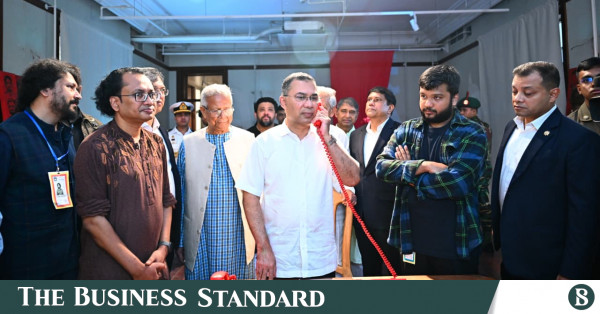 স্বৈরাচারের সিংহাসন যেখানে ছিল, সেখানে এখন শহীদদের স্মৃতি
