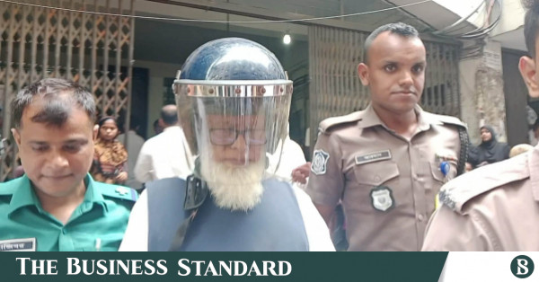জুলাই অভ্যুত্থানে হত্যাচেষ্টা মামলায় নাসা গ্রুপের চেয়ারম্যান নজরুল গ্রেপ্তার