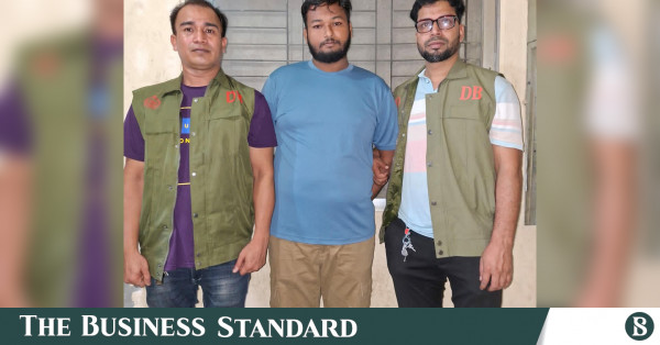 কুমিল্লায় সাংবাদিকদের ওপর হামলার ঘটনায় যুবক গ্রেপ্তার