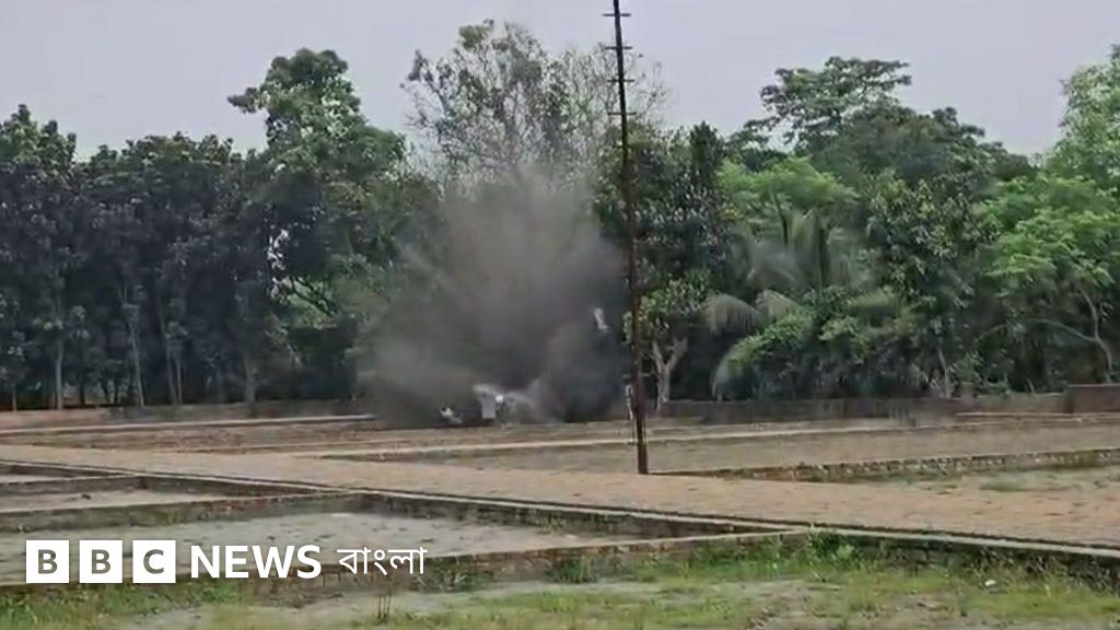 পরপর দু'টি বোমা উদ্ধার: দেশজুড়ে পুলিশের সতর্কতা জারি