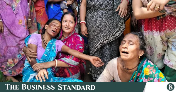শিপব্রেকিং ইয়ার্ডে গ্যাস লিকেজ: সাপ্তাহিক ছুটির দিনে কাজে গিয়ে দুই ভাইয়ের মৃত্যু