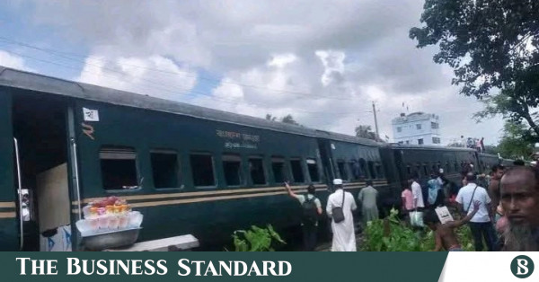 ট্রেন লাইনচ্যুত: ঢাকা-ময়মনসিংহ রেল যোগাযোগ বিচ্ছিন্ন