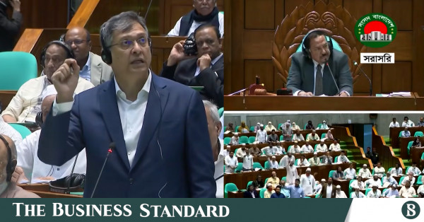 স্বরাষ্ট্রমন্ত্রীর মন্তব্যে সংসদে তোলপাড়
