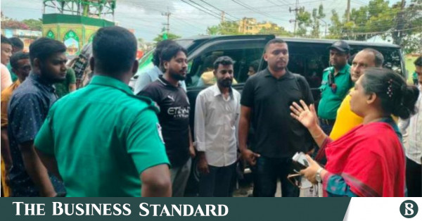 চট্টগ্রামে অতিরিক্ত ভাড়া আদায়ের দায়ে ১৩ বাসকে জরিমানা