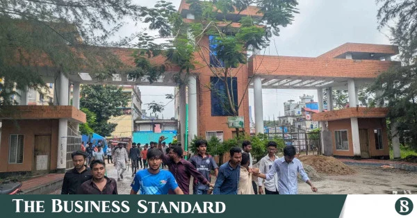 বরিশাল ও নারায়ণগঞ্জে ছাত্রদল-শিবির সংঘর্ষে আহত ১৮
