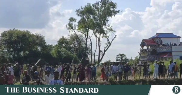 ব্রাহ্মণবাড়িয়ায় জমি চাষের বকেয়া টাকা নিয়ে সংঘর্ষে আহত ২০