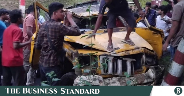 রাঙামাটিতে পিকআপ উল্টে ৪ জনের মৃত্যু