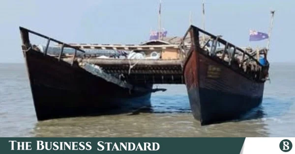 কক্সবাজার উপকূলে নৌকাডুবি: নিখোঁজ নিউজিল্যান্ডের কিশোর