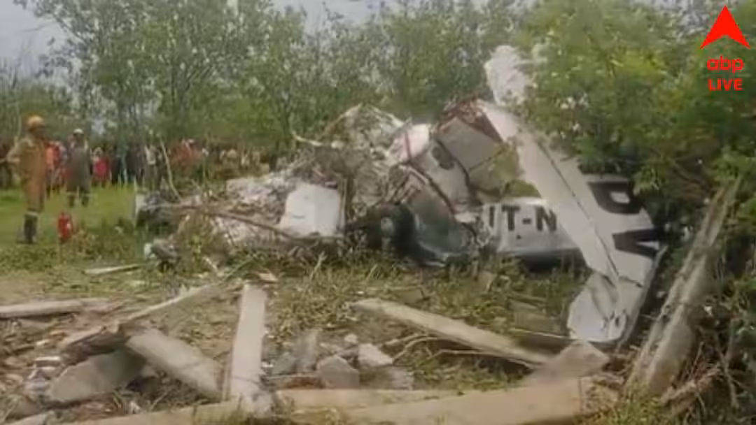 উত্তরপ্রদেশের কানপুরে প্রশিক্ষণ বিমান বিধ্বস্ত, নিহত পাইলট