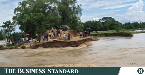 হবিগঞ্জে খোয়াই নদীর বাঁধ ভেঙে ৫ হাজার মানুষ পানিবন্দি