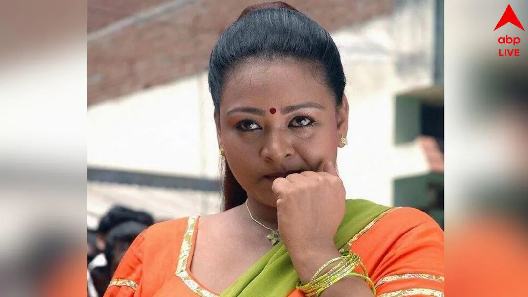 অতিরিক্ত মোবাইল ব্যবহারের কুফল: ঘাড়ে অস্ত্রোপচার হলো শাকিলা খানের