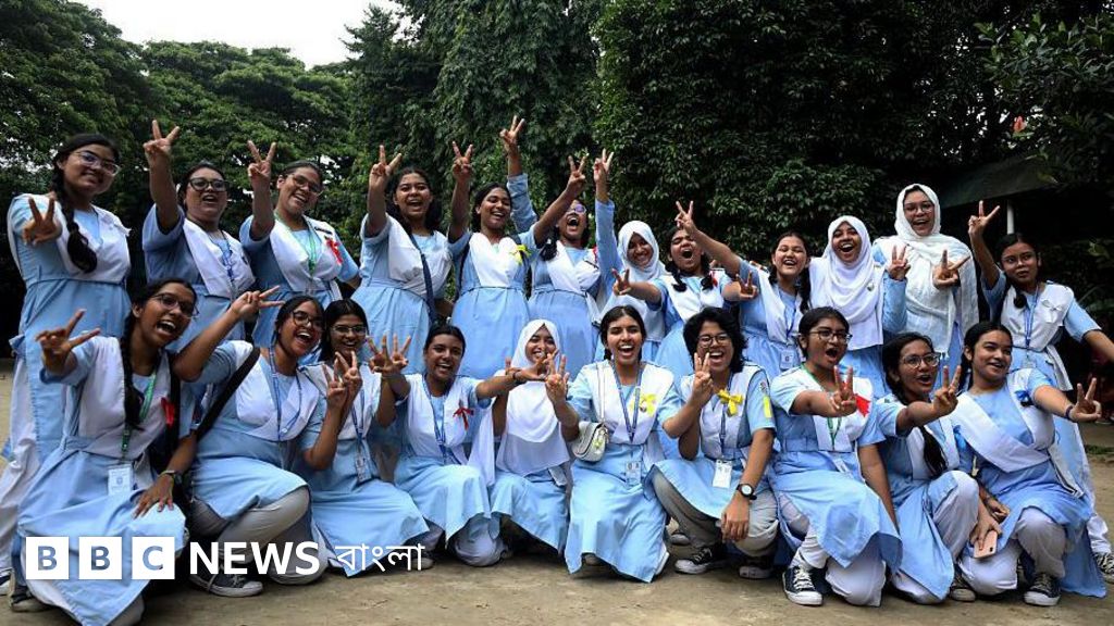 এসএসসির খাতা পুনর্মূল্যায়ন: রেকর্ড সংখ্যক আবেদন ও নম্বর কমার শঙ্কা