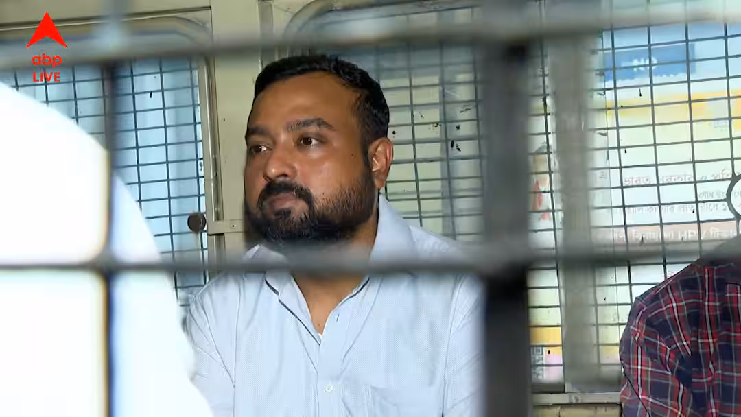 সুমিত রায়ের মোবাইল ফোনের খোঁজে তল্লাশি চালাচ্ছে পুলিশ