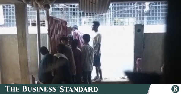চট্টগ্রামে বিচারকসহ তিনজনের বিরুদ্ধে চাঁদাবাজি ও হামলার মামলা