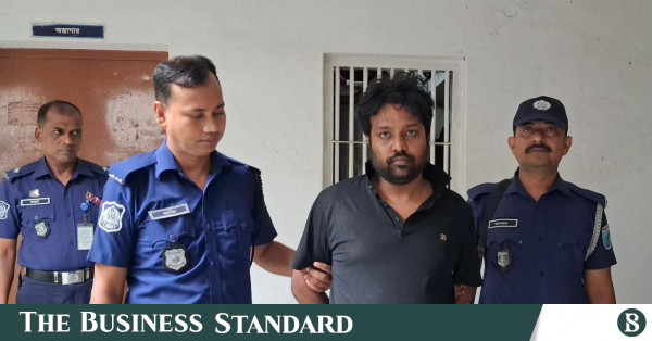 সাভারে পুলিশ কর্মকর্তা পিটিয়ে হত্যা: গ্রেপ্তার ১