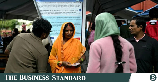 নিখোঁজ পর্যটকদের সন্ধানে নেপালে স্বজনদের ভিড়