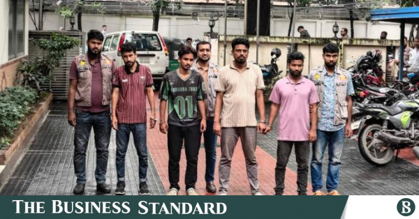 যাত্রাবাড়ীতে ককটেল বিস্ফোরণ: আওয়ামী লীগ নেতাসহ চারজন কারাগারে