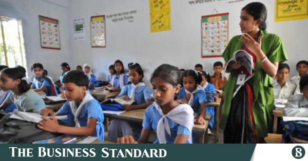 প্রাথমিক বিদ্যালয়ের নিয়মিত খরচের বরাদ্দ কমায় বিপাকে শিক্ষকরা