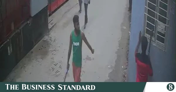 আদাবরে বাড়ি দখলের চেষ্টা, সিসিটিভি ফুটেজে হামলাকারীদের দৃশ্য