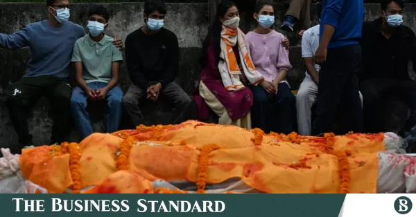 নেপালে নিখোঁজদের স্মরণে প্রতীকী শেষকৃত্য