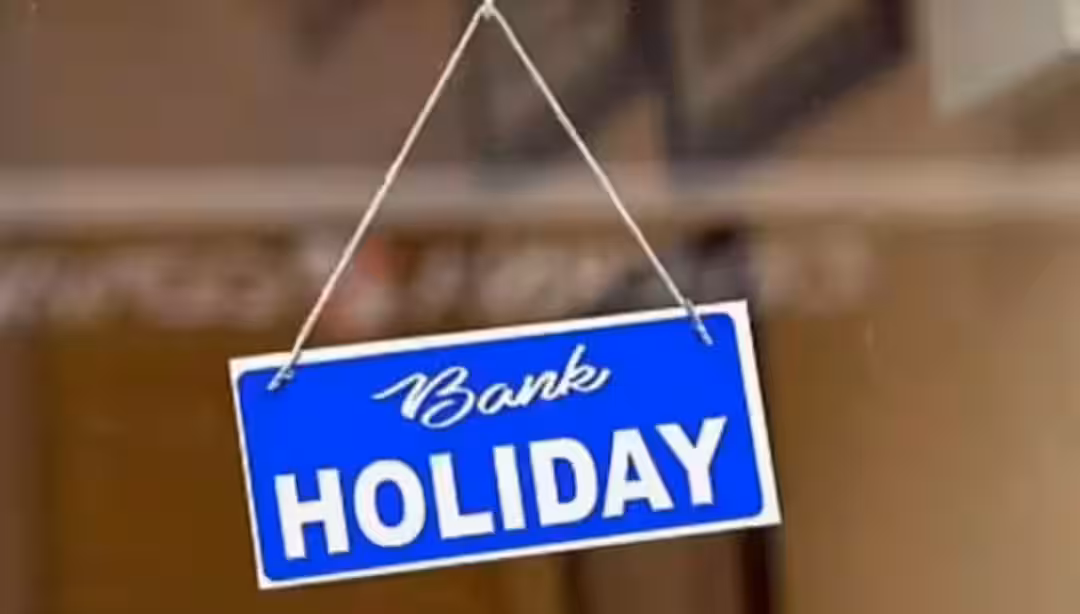 Bank Holidays October : SBI, HDFC ছাড়াও অক্টোবরে ১১ দিন বন্ধ থাকবে ব্যাঙ্ক, এখানে রইল পুরো ছুটির লিস্ট