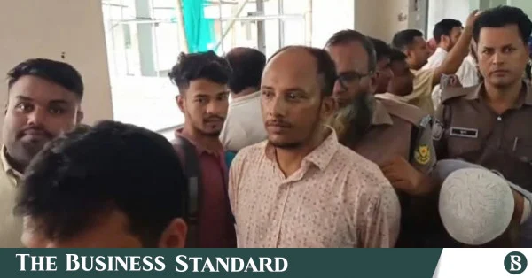 গুলশানে ককটেল বিস্ফোরণ: আরও ১৫ জনের তিন দিনের রিমান্ড